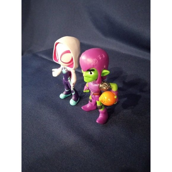 2021 Hasbro Marvel Green Goblin and Spider Gwen Action Figures 4" - Picture 2 of 4